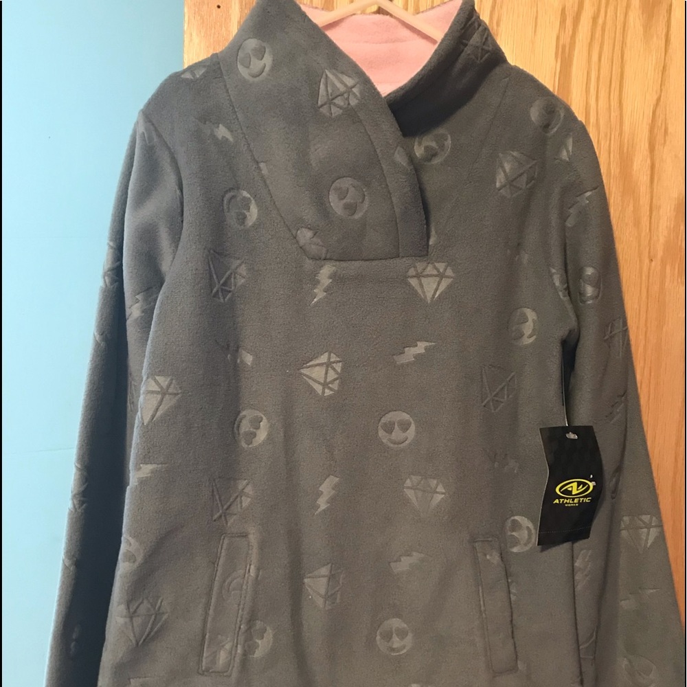 Micro fleece top.